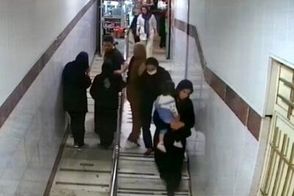 صحنه دزدیدن گوشواره نوزاد در بیمارستان کرمانشاه! 