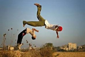 حرکات بهت‌آور یک پارکورکار در شهرکرد!