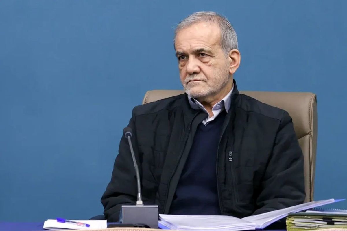 حضور پزشکیان در تجمع مردمی میدان انقلاب