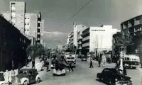 مربی زن آموزشگاه رانندگی در تهران، سال ۵۳