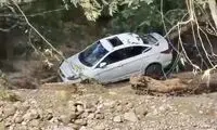 تصاویرِ کشف خودروی هیوندای از سیل مازندران