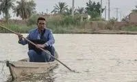 معلم فداکاری که این‌طوری سر کلاس می‌رود
