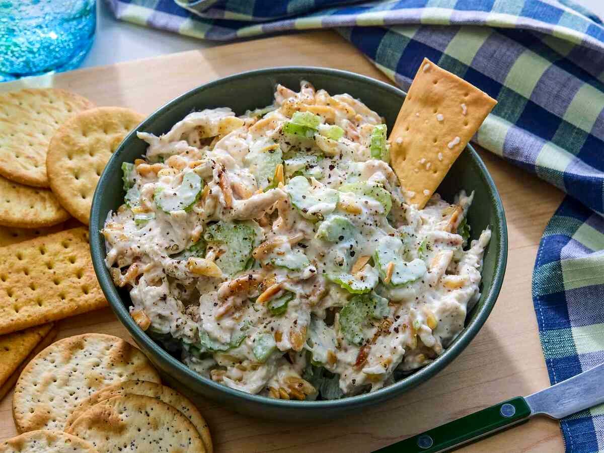   طرز تهیه سالاد مرغ کلاسیک خوشمزه و سریع 