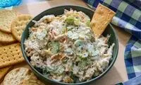 طرز تهیه سالاد مرغ کلاسیک خوشمزه و سریع