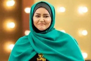 نعیمه نظام‌دوست در خیابان شمع روشن کرد