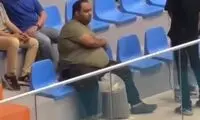 تماشاگر غول پیکر یزدی با یک گونی تخمه خبرساز شد!