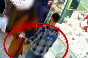 لحظه سرقت موبایل دختر جوان در عرض چند ثانیه  