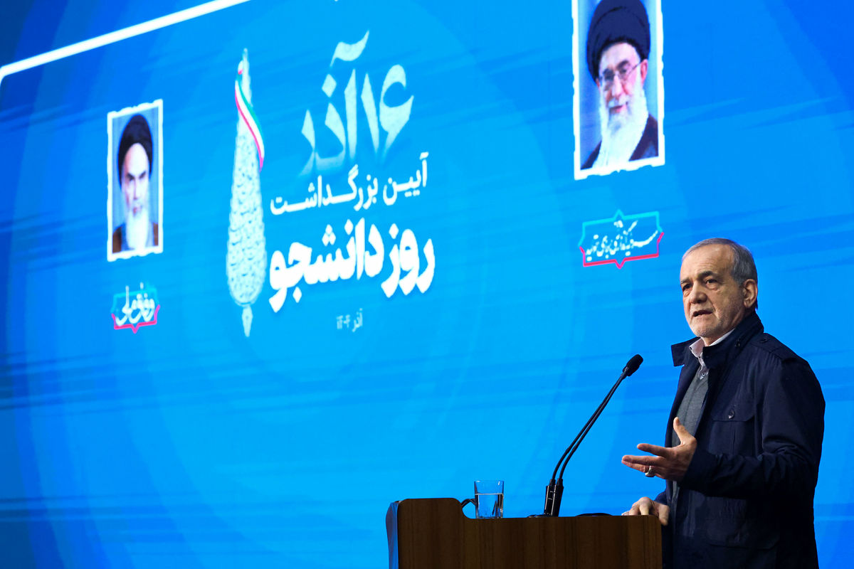 پزشکیان: قربون خدا برم همه‌جوره داره مارو می‌چلونه!