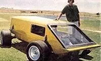 یک وسیله نقلیه عجیب و غریب در سال 1977 