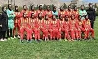 حرکت اعتراضی فوتبالیست زن ایرانی جلوی دوربین