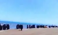 زنجیره انسانی در میانکاله با هدف مقابله با بی‌حجابی!