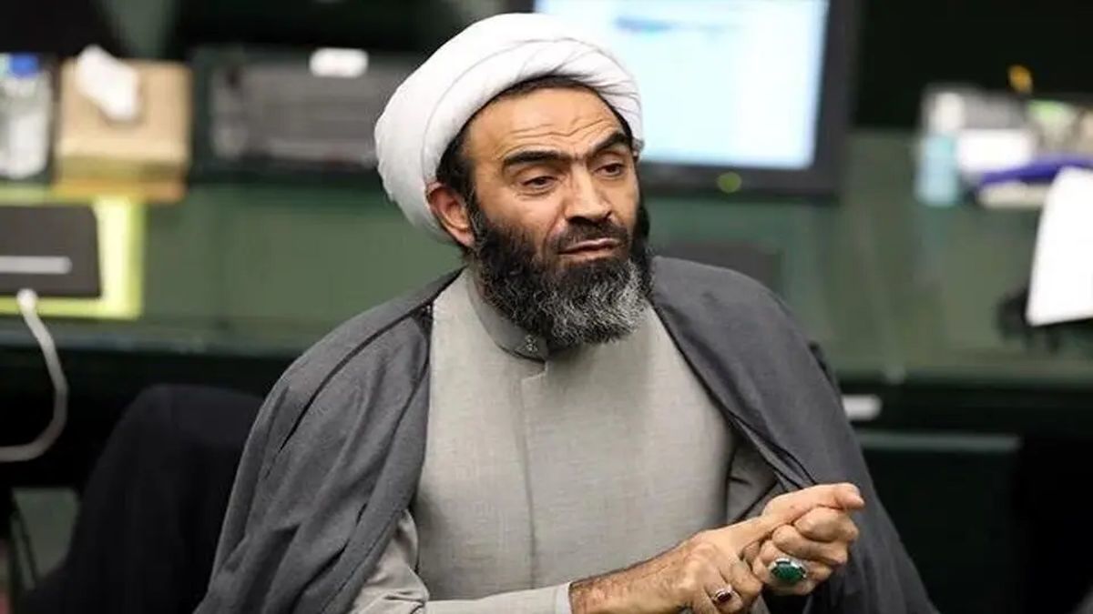   بگو مگوی مجری تلویزیون با نماینده حاشیه‌ساز در سخنرانی رهبر انقلاب 