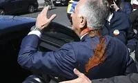 چهره کسی که امروز به رضا پهلوی حمله کرد