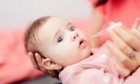 نوزادان چقدر باید آب بخورند؟