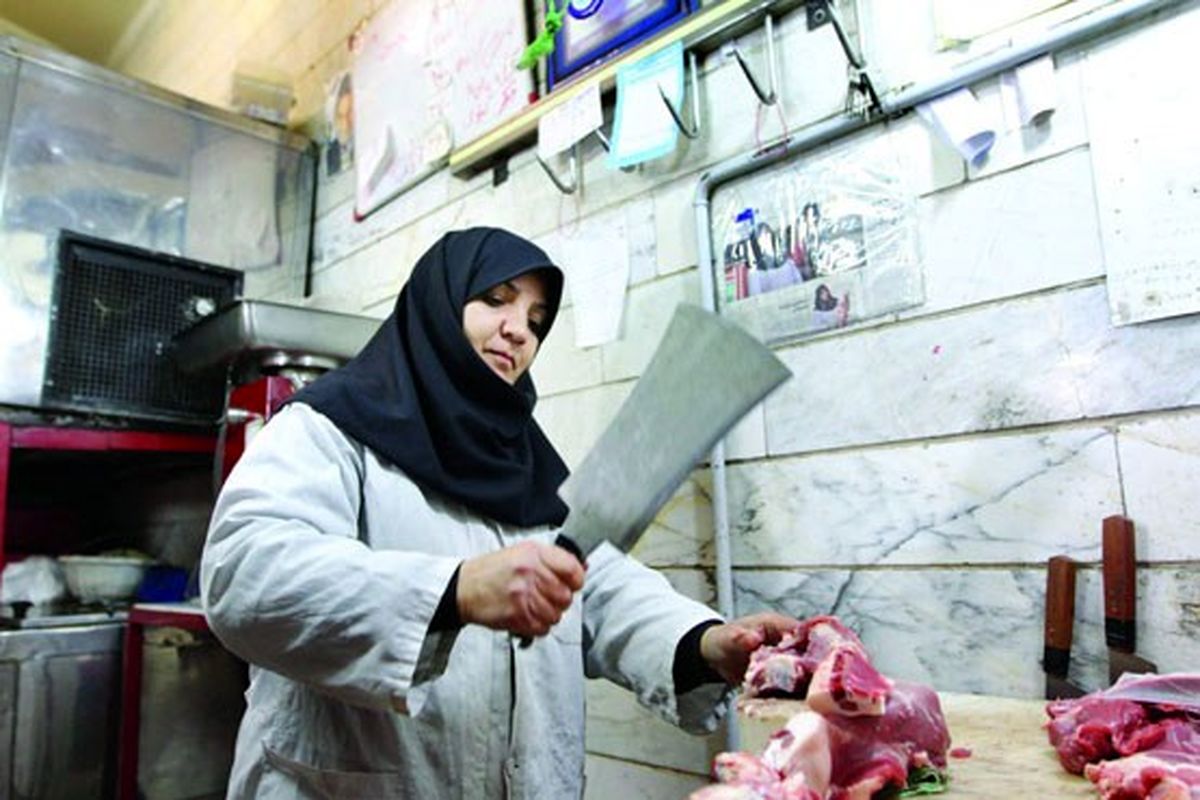   تلاش دو زنِ قصاب برای قطع پای دزد مسلح! 