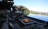 این خواننده زن در ویلای فوق لوکس زندگی می‌کند