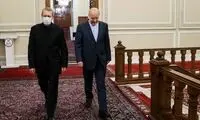 عکسی معنادار از علی لاریجانی در کنار قالیباف
