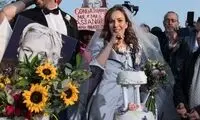 ازدواج عجیب معروفترین افشاگر دنیا در زندان!