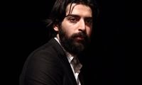 پیکر بامداد بیات روی دوش حامی و مانی رهنما تشییع شد