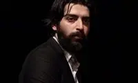 پیکر بامداد بیات روی دوش حامی و مانی رهنما تشییع شد