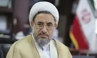 کار اصلی حوزه علمیه دخالت در سیاست است!