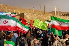 تصاویری از اجتماع جان‌فدایان در تخت جمشید