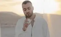 تصویر جدید از توماج صالحی بعد از آزادی همراه رفقا