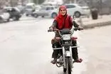 به زن‌ها گواهینامه موتور ندهید تا در تصادف پشتیبان نداشته باشند