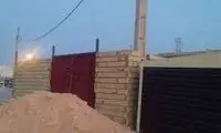 حضور تیر چراغ برق ۲۲۰ ولت وسط یک خانه!