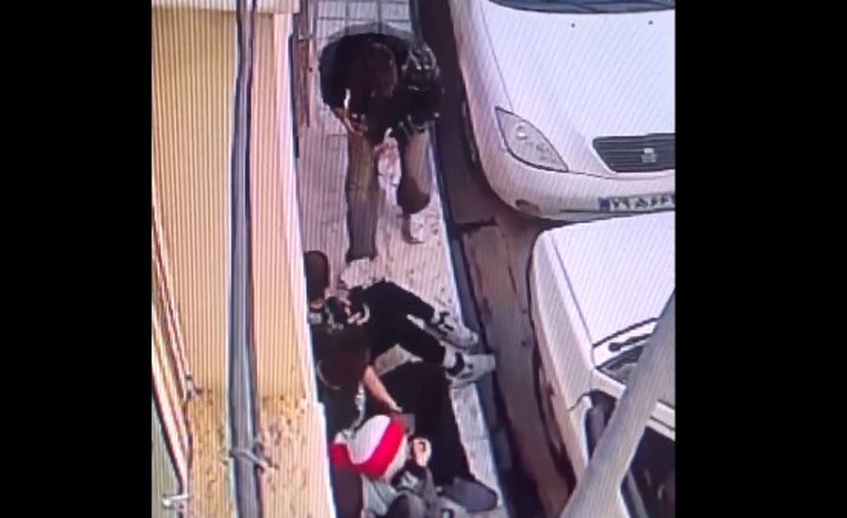 سرقت وحشیانه موبایل چند بچه با ساطور در مشهد!