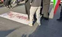 کاریکاتور ترامپ، نتانیاهو و پهلوی در راهپیمایی جاماندگان اربعین 