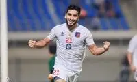ورود بازیکن دو رگه با لباس ایران و پاس گل