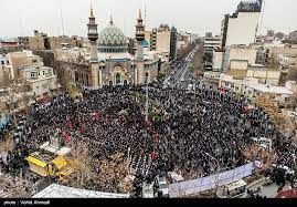 ویدئویی از تجمع شبانه مردم تهران در یک خیابان