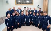 هدیه ویژه رهبر انقلاب به وحید شمسایی