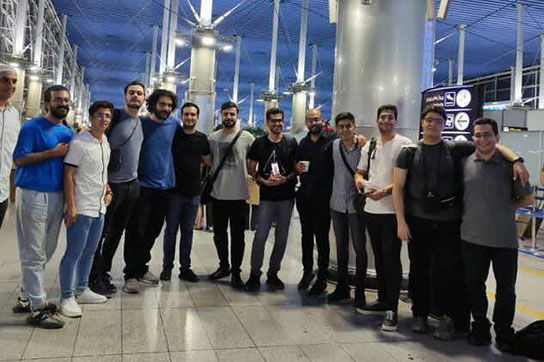 مهاجرت ١٣ دانشجوی دانشگاه شریف در یک پرواز