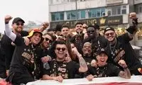 باشکوه‌تر از این نمی‌شد؛ جشن قهرمانی روی آب!