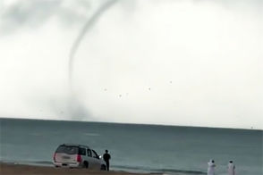 تصاویری از پدیده نادر گردباد دریایی در خلیج فارس