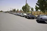 صف پمپ بنزین در این شهر فروشی شد!