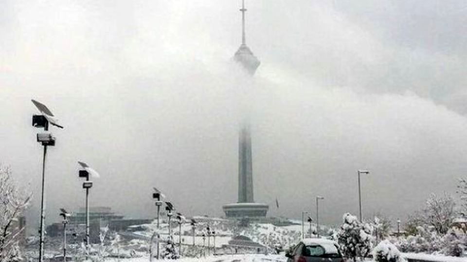 تصاویری دلنشین از اولین برف پاییزی در تهران