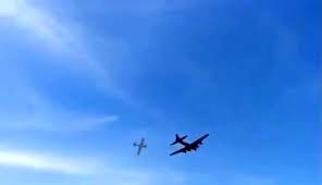  لحظه وحشتناک برخورد 2 جنگنده‌ در آسمان