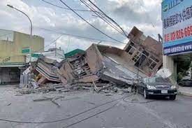 سقوط وحشتناک جرثقیل هنگام زلزله فیلیپین