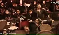 تیپ و استایل دیدنی یک خانم نوازنده در سال ۷۵