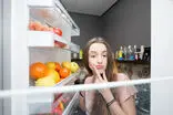 همیشه گرسنه‌اید؟ شاید مشکل از زیاد غذا خوردن نباشد!