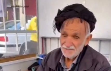 ویدئویی حیرت‌آور از یک خیاط 82 ساله در پاوه