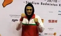 کری‌خوانی ریز شهربانو منصوریان برای پرسپولیس در استادیوم