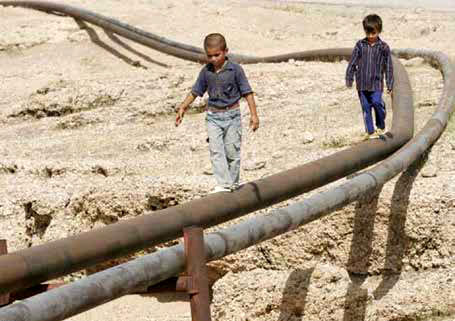 افزایش توامان درآمدهای نفتی و فقر ایرانیان