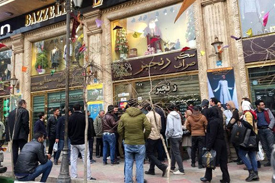 امروز نرخ دلار و طلا دیوانه‌کننده شد