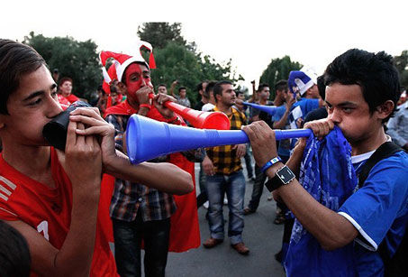 جنگ قهرمانی استقلال و پرسپولیس در فضای مجازی داغ شد