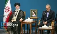  قابی از گفت‌وگوی خصوصی رئیس‌جمهور با رهبر انقلاب