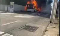 لحظه هولناک آتش گرفتن اتوبوس در حال حرکت!